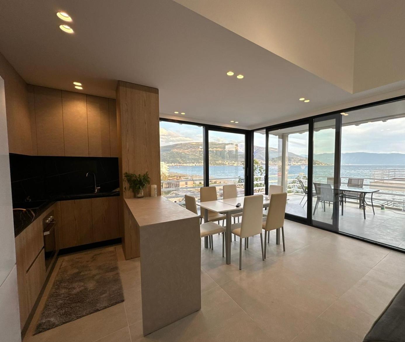 Best View Apartment Vlore Luaran gambar